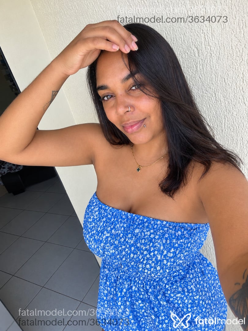 Acompanhante mulher com cabelo castanho de olhos castanhos - Nicole