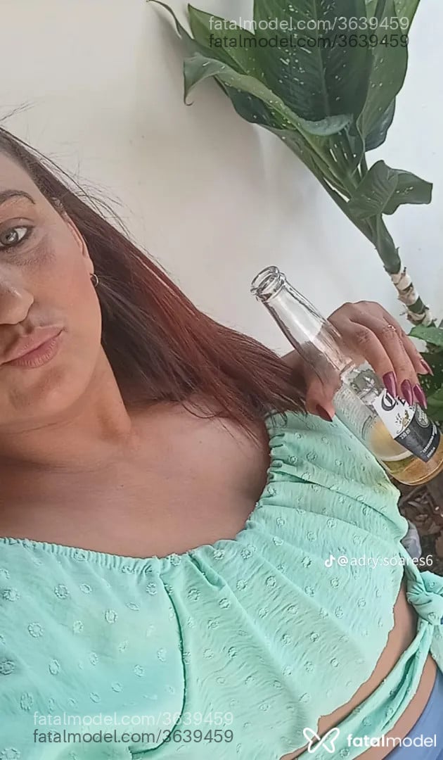 Acompanhante mulher ruiva (o) de olhos verdes - Adry Soares