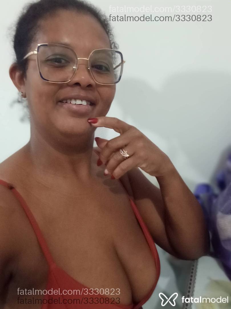 Acompanhante mulher morena (o) de olhos castanhos - Morena Flor