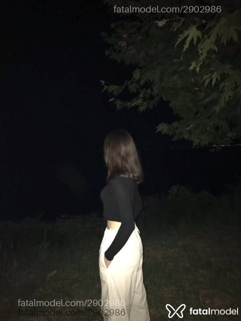 Acompanhante mulher com cabelo castanho de olhos castanhos - Flávia Melo