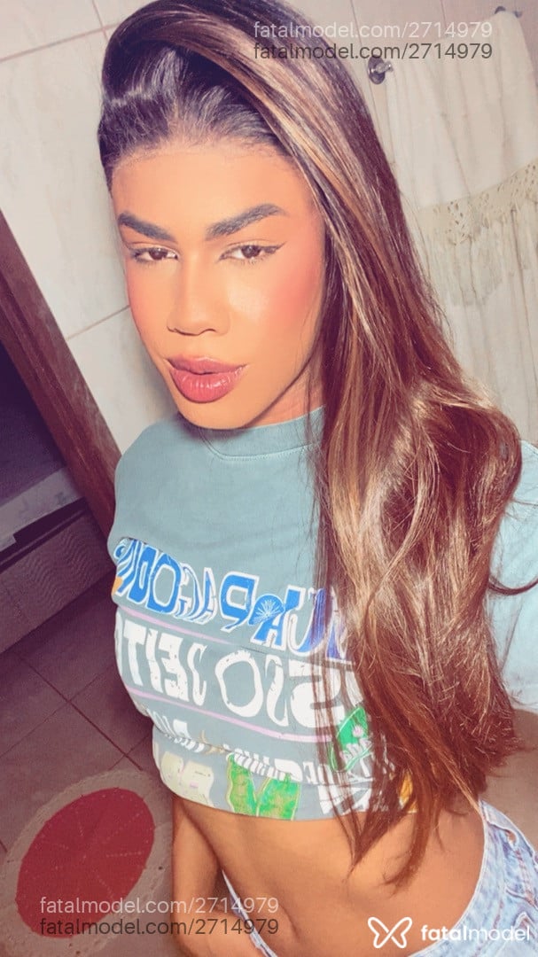 Acompanhante mulher trans morena (o) de olhos castanhos - Gisele