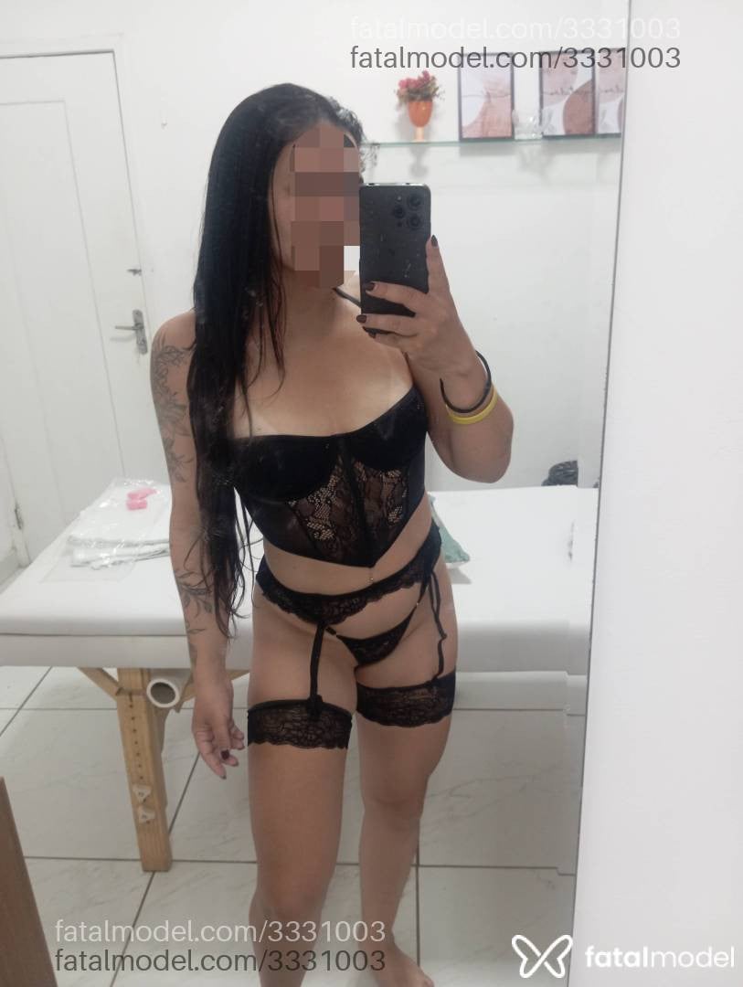 Acompanhante mulher com cabelo castanho de olhos castanhos - Melissa Maia