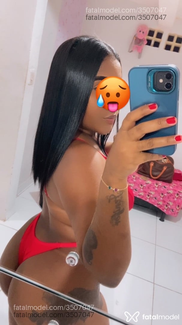 Acompanhante mulher morena (o) de olhos castanhos - Penélope