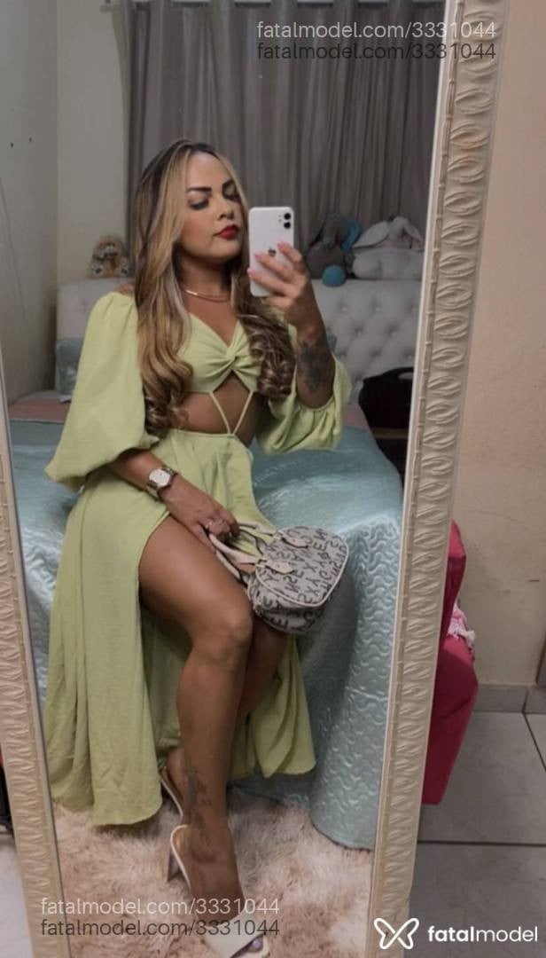 Acompanhante mulher com cabelo castanho de olhos castanhos - Radilla Santos