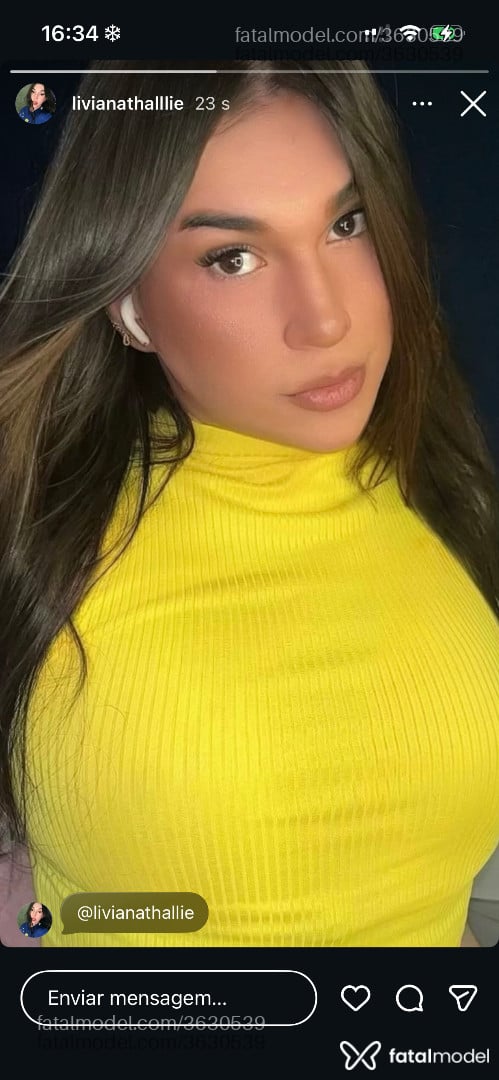 Acompanhante mulher trans morena (o) de olhos castanhos - Universitariahot