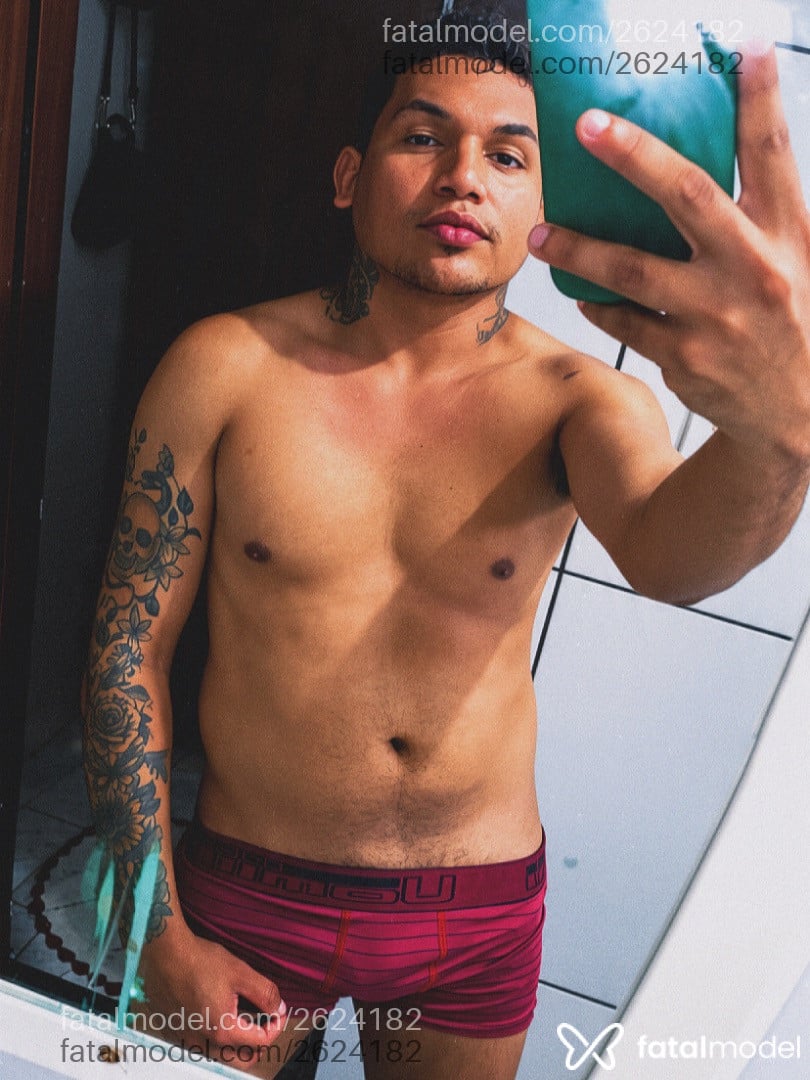 Acompanhante homem morena (o) de olhos pretos - Danny