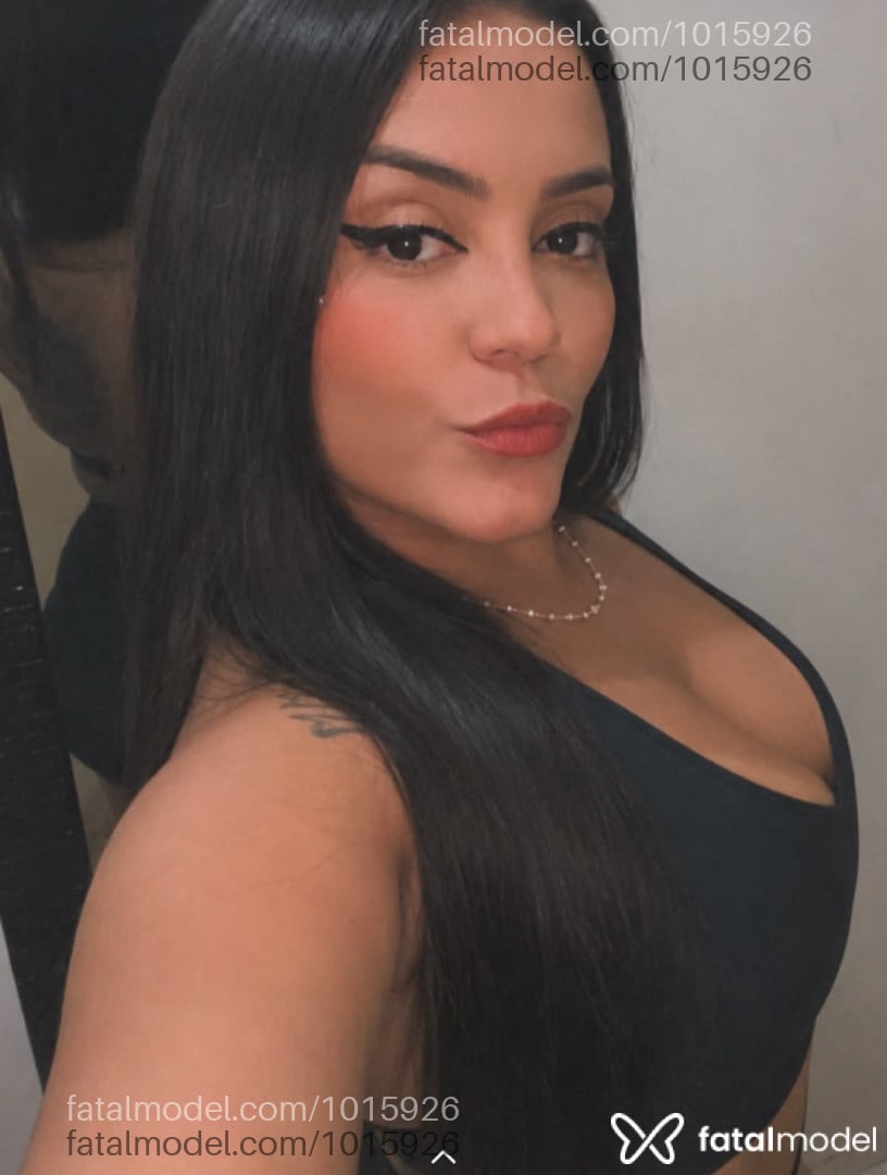 Acompanhante mulher com cabelo castanho de olhos castanhos - Dalila
