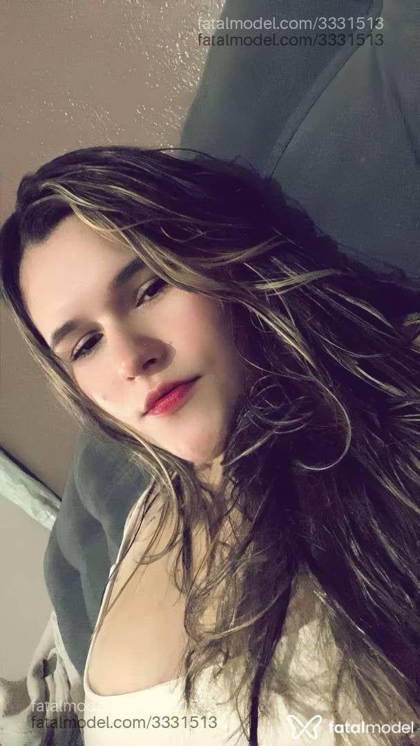 Acompanhante mulher com cabelo castanho de olhos castanhos - Rebeca