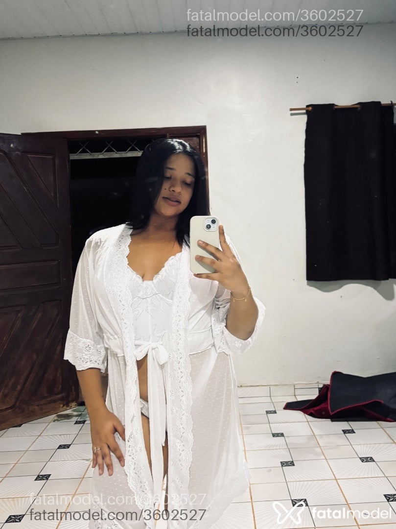 Acompanhante mulher morena (o) de olhos pretos - Bruna