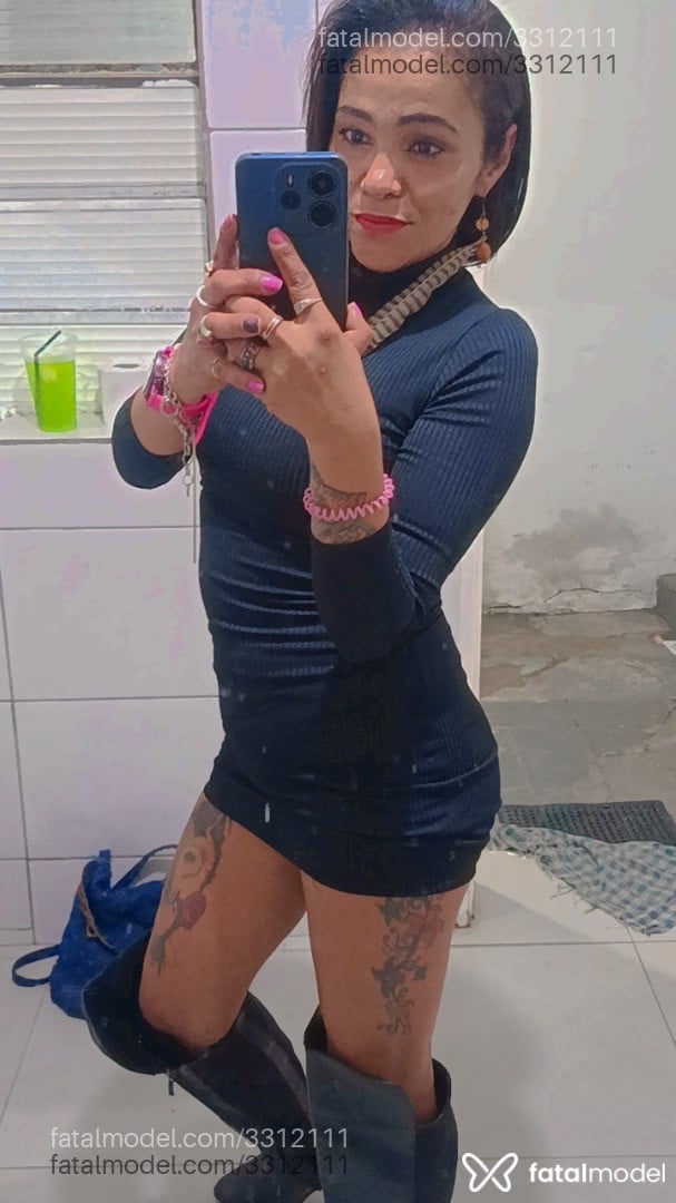 Acompanhante mulher morena (o) de olhos pretos - Melissa Mel