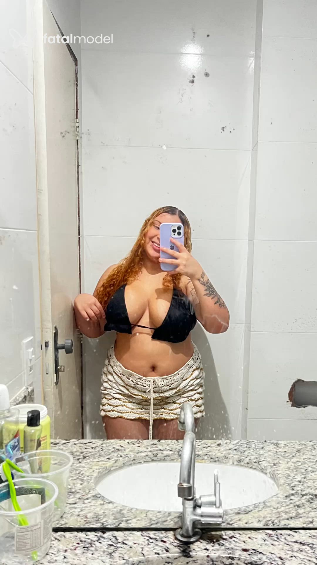 Acompanhante mulher ruiva (o) de olhos castanhos em Guarapari Acompanhante mulher ruiva (o) de olhos castanhos em Guarapari - Laura