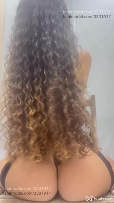 Acompanhante mulher com cabelo castanho de olhos mel em Rio de Janeiro - Dilha
