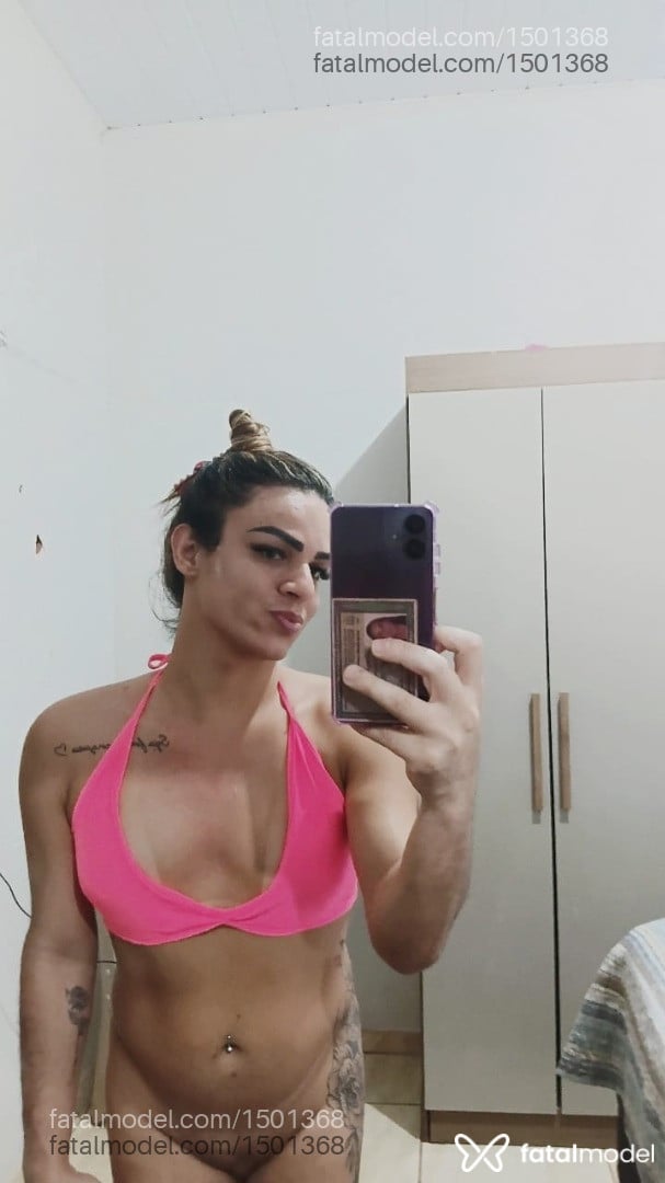 Acompanhante travesti loira (o) de olhos castanhos - Lauane