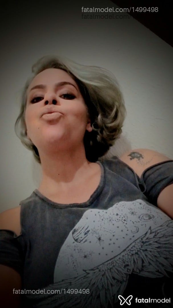Acompanhante mulher com cabelo castanho de olhos castanhos - Brunna