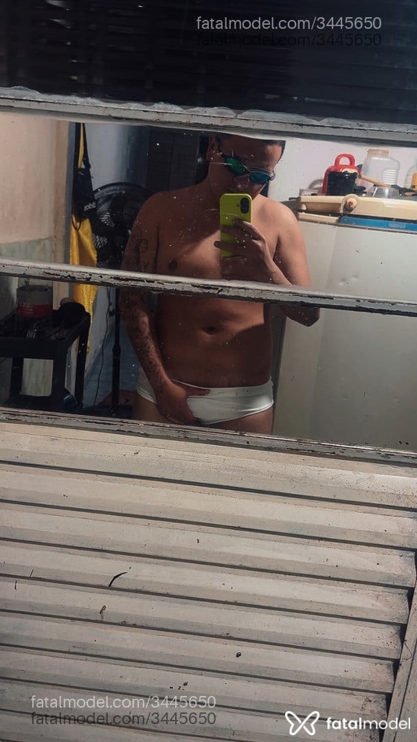 Acompanhante homem morena (o) de olhos verdes - Cariocanovinh