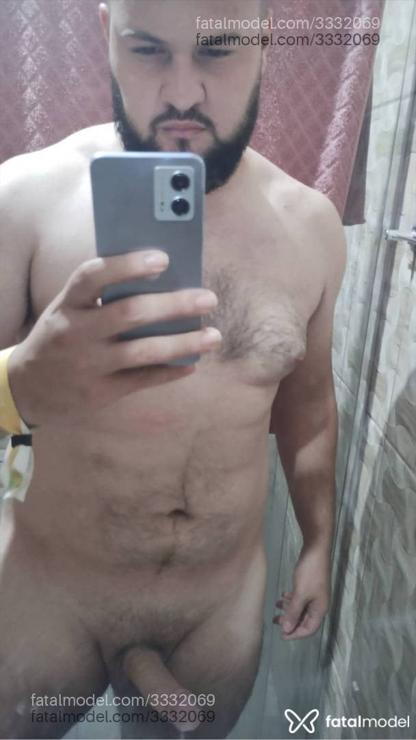 Acompanhante homem com cabelo castanho de olhos castanhos - Rafael Acompanhante homem com cabelo castanho de olhos castanhos - Rafael