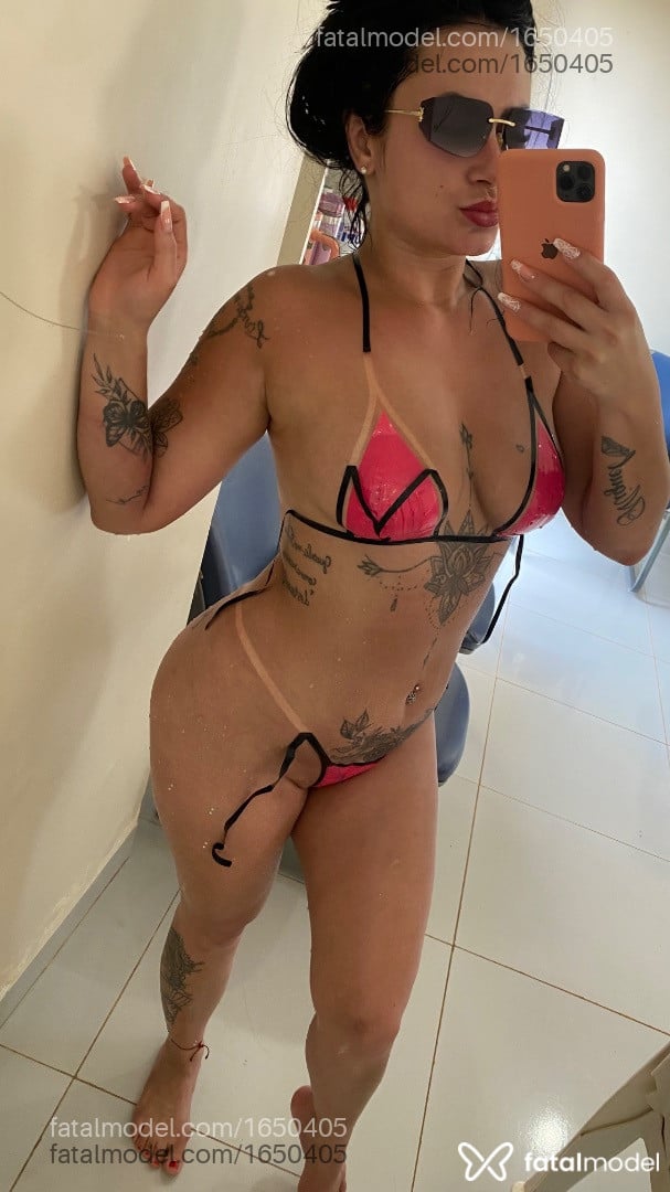 Acompanhante mulher morena (o) de olhos mel - Ariel Urach