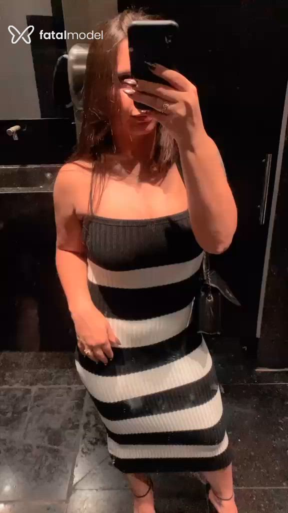 Acompanhante mulher com cabelo castanho de olhos castanhos - Camila Liz