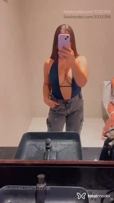Acompanhante mulher com cabelo castanho de olhos castanhos - Camila Liz