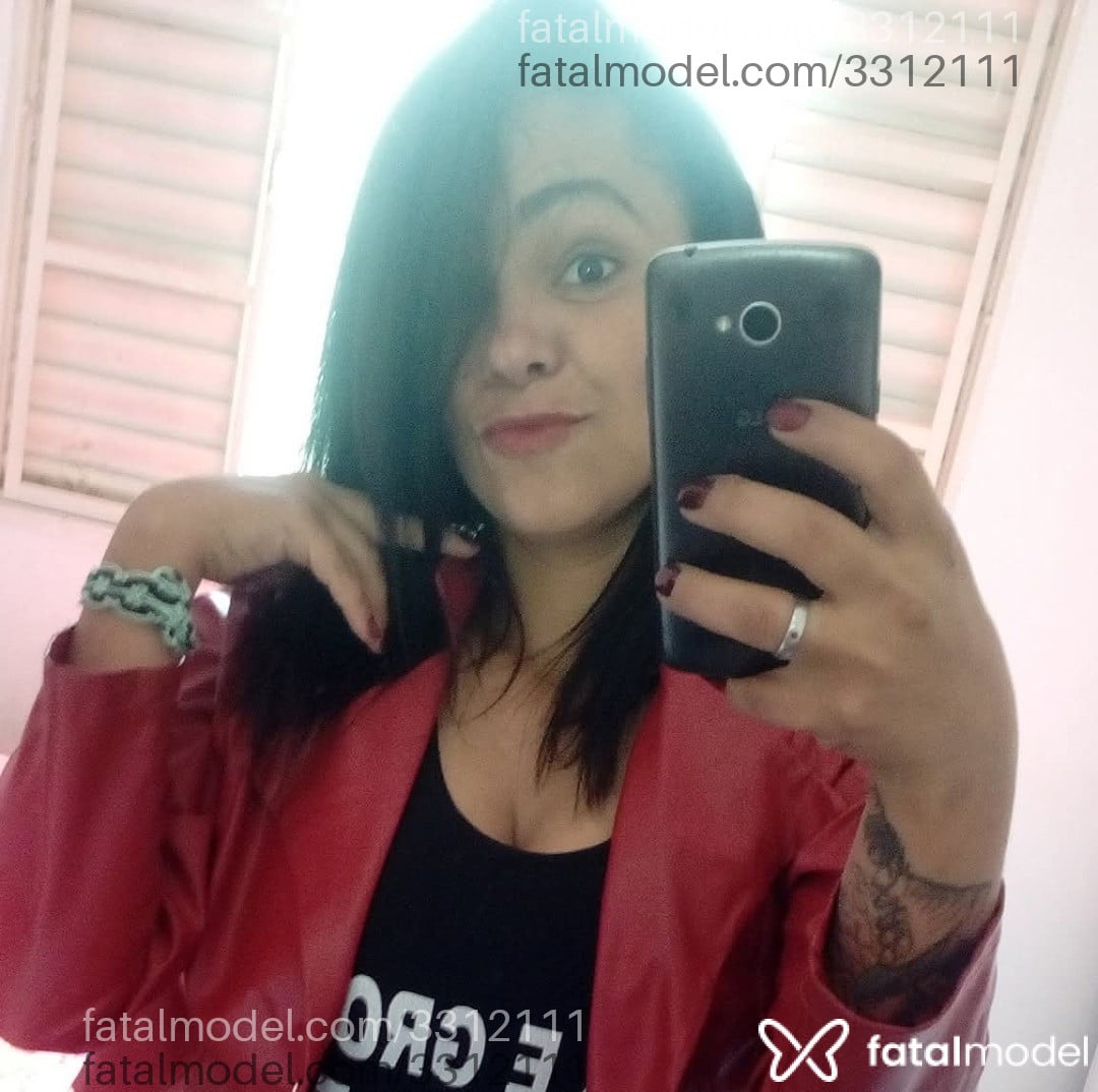 Acompanhante mulher morena (o) de olhos pretos - Melissa Mel