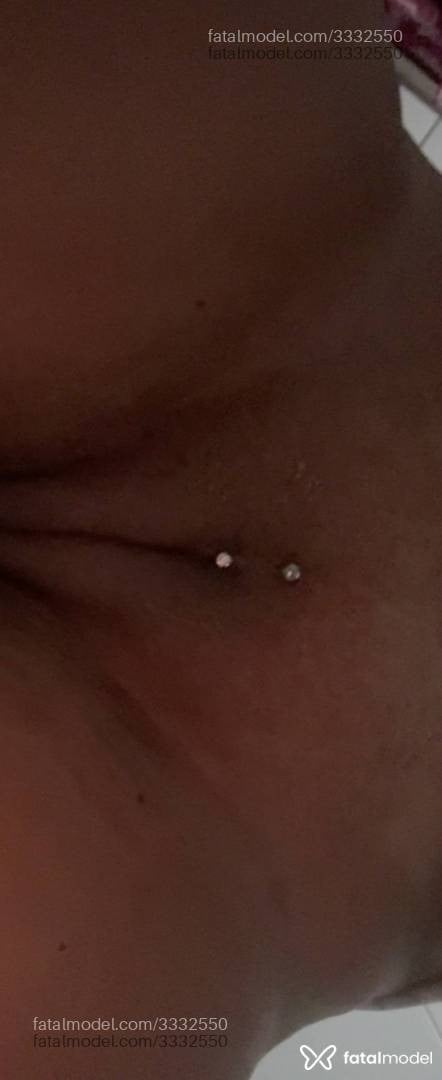 Acompanhante mulher morena (o) de olhos pretos - Carol Santos