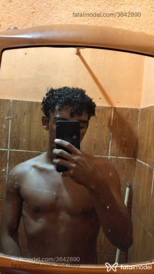 Acompanhante homem morena (o) de olhos pretos - Bielzin