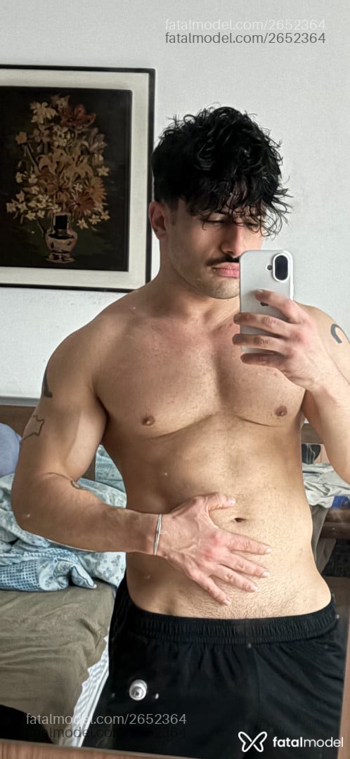 Acompanhante homem com cabelo castanho de olhos castanhos - Gabriel Schulz