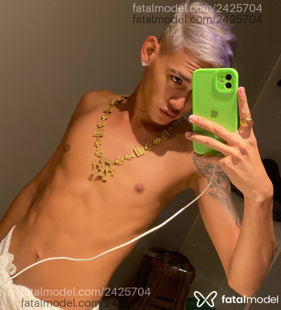 Acompanhante homem com cabelo castanho de olhos verdes - Pivetinhokcetudo