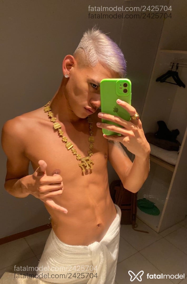 Acompanhante homem com cabelo castanho de olhos verdes - Pivetinhokcetudo