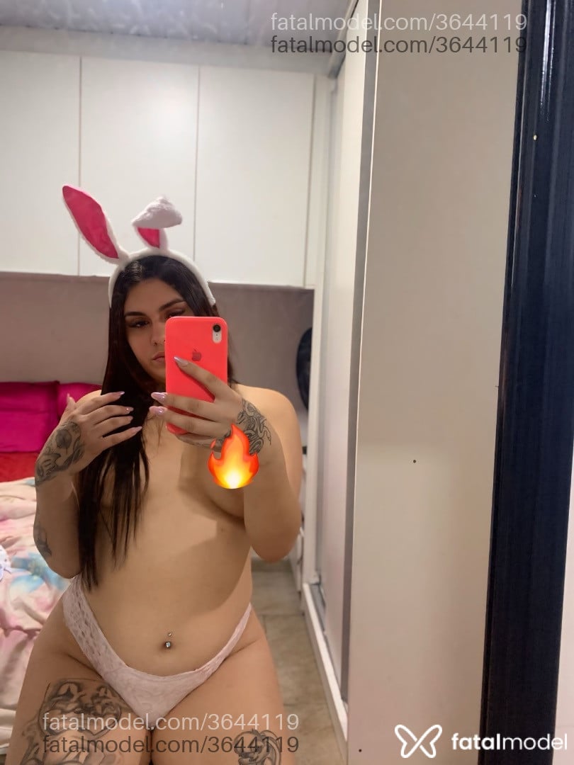 Acompanhante mulher com cabelo castanho de olhos castanhos - Bebelzinha