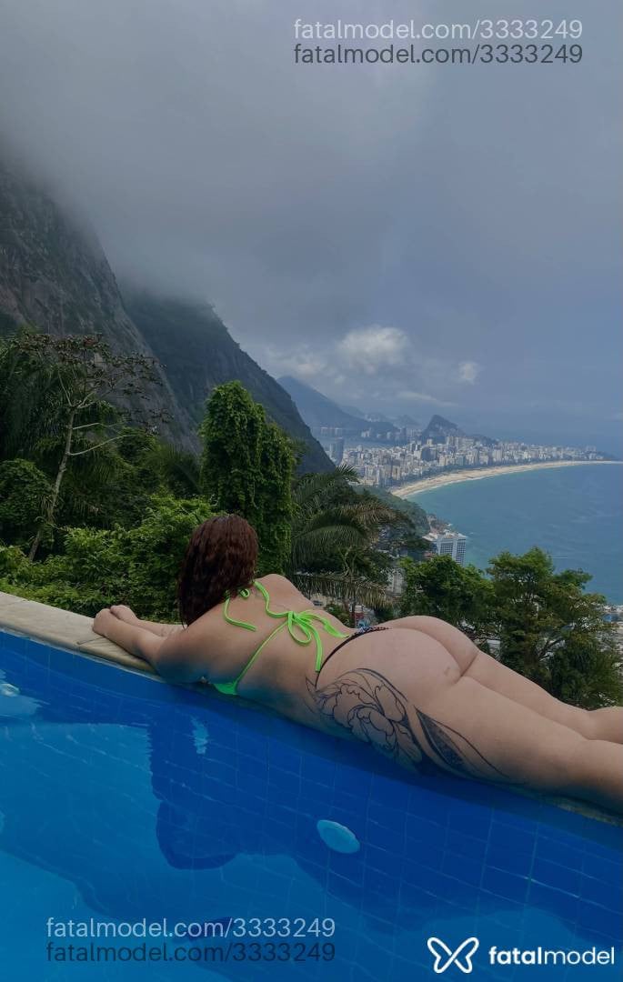 Acompanhante mulher com cabelo castanho de olhos mel - Sabrina