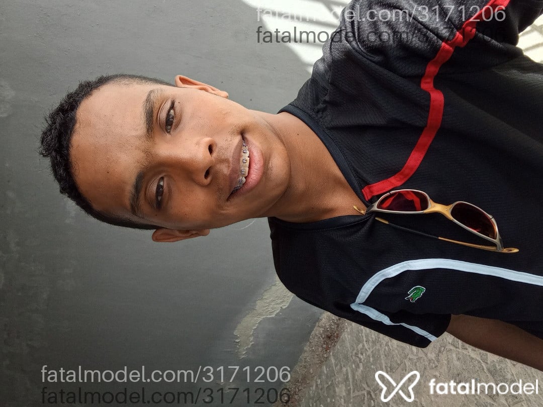Acompanhante homem morena (o) de olhos castanhos - Henrique