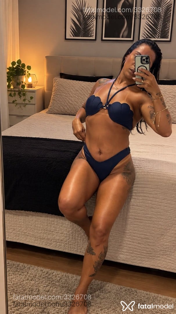 Acompanhante mulher com cabelo castanho de olhos castanhos - Ayanna Castely