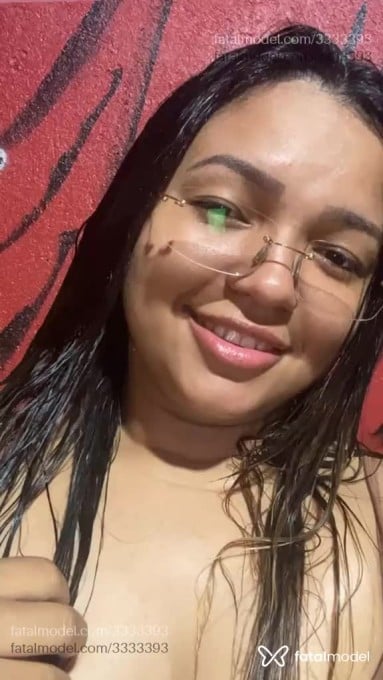 Acompanhante mulher loira (o) de olhos castanhos - Annah Acompanhante mulher loira (o) de olhos castanhos - Annah