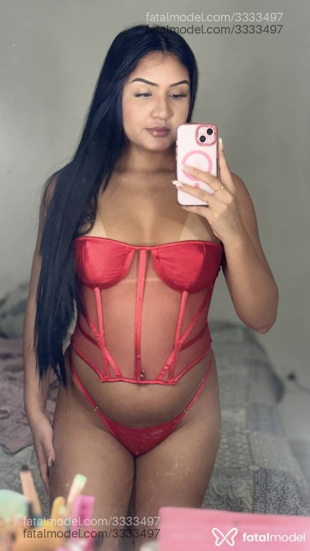 Acompanhante mulher morena (o) de olhos pretos - Lorena