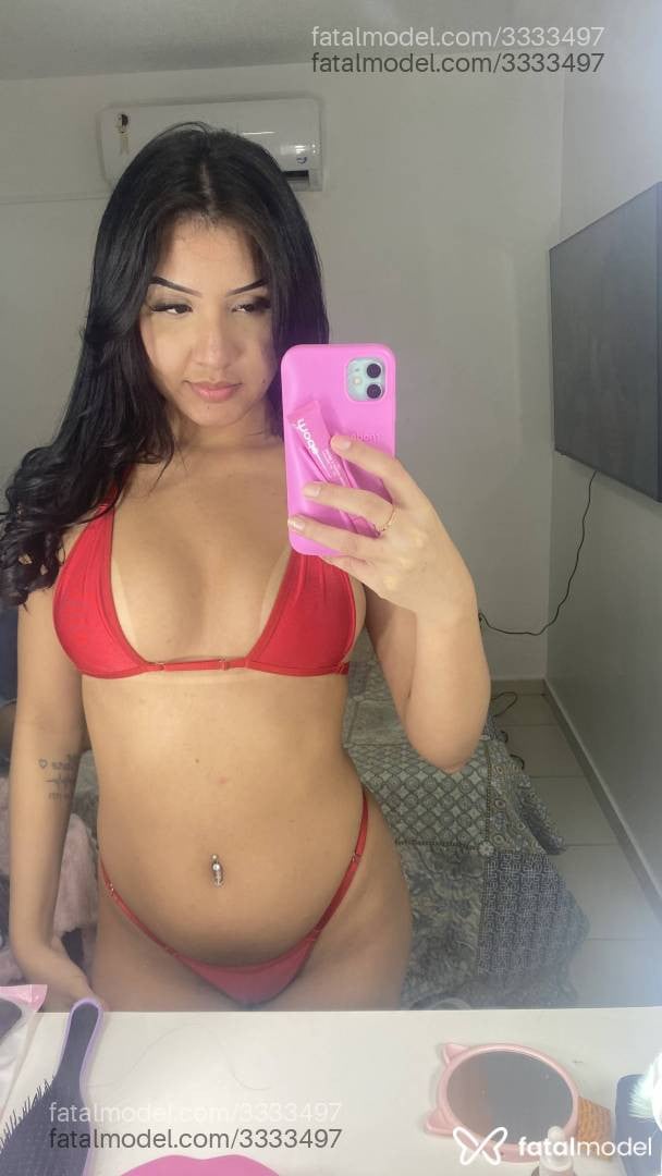 Acompanhante mulher morena (o) de olhos pretos - Lorena