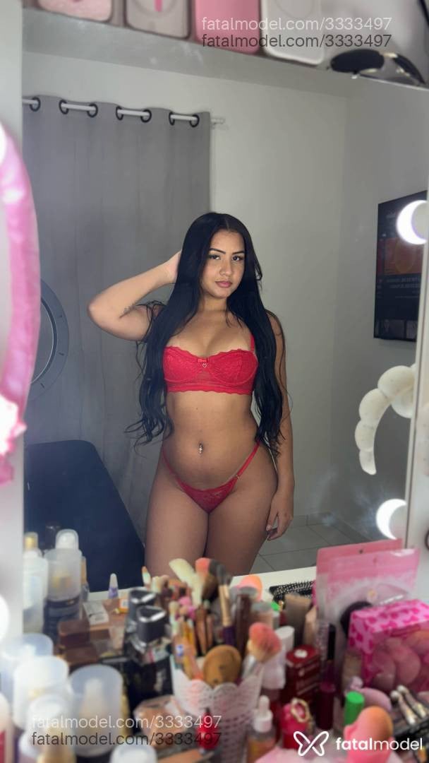 Acompanhante mulher morena (o) de olhos pretos - Lorena