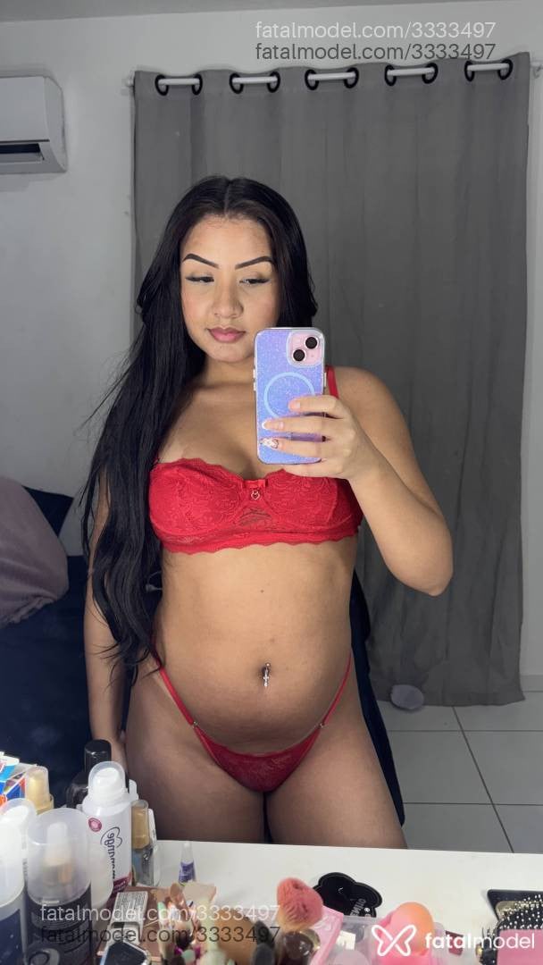 Acompanhante mulher morena (o) de olhos pretos - Lorena