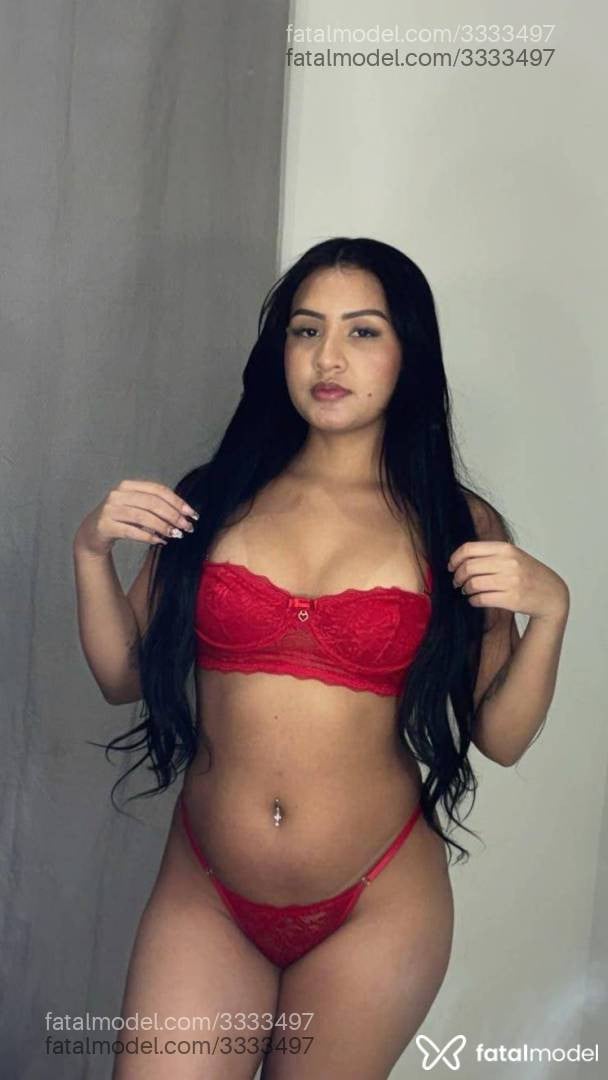 Acompanhante mulher morena (o) de olhos pretos - Lorena