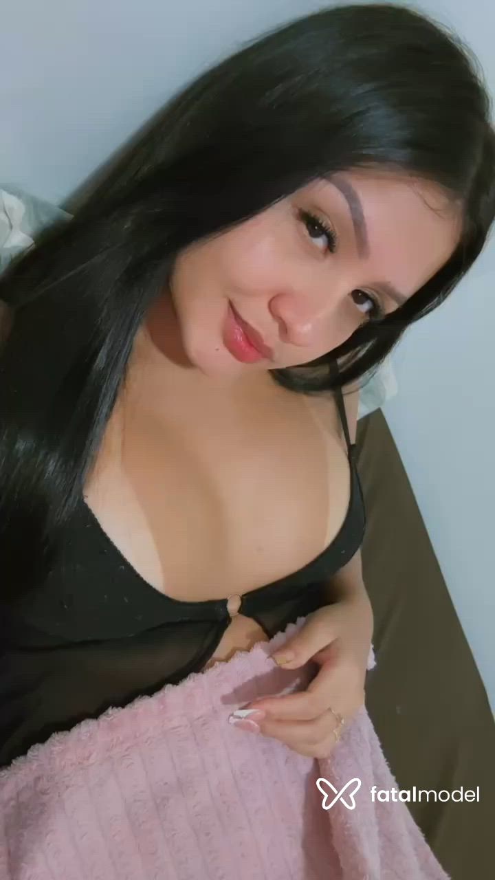 Acompanhante mulher morena (o) de olhos pretos - Lorena