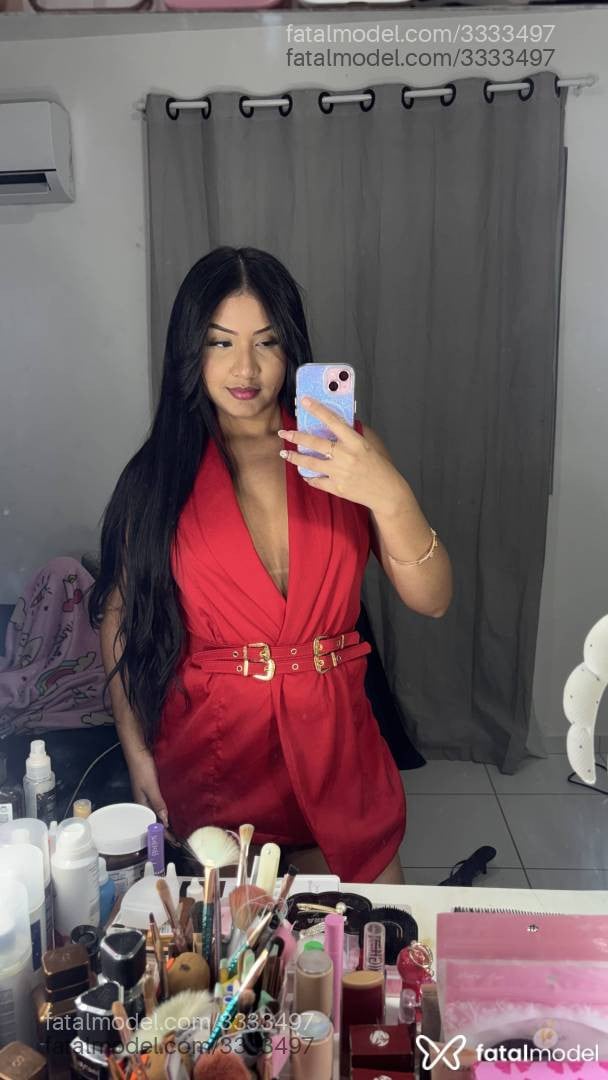 Acompanhante mulher morena (o) de olhos pretos - Lorena