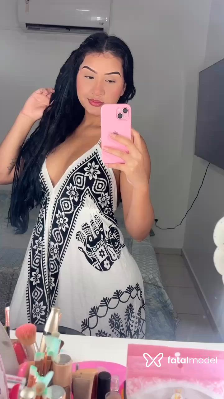 Acompanhante mulher morena (o) de olhos pretos - Lorena