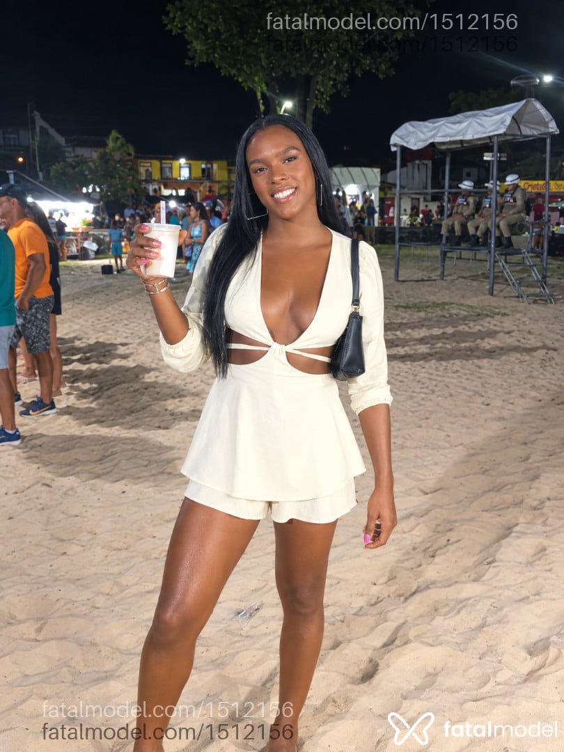Acompanhante travesti morena (o) de olhos castanhos - Mariazinha