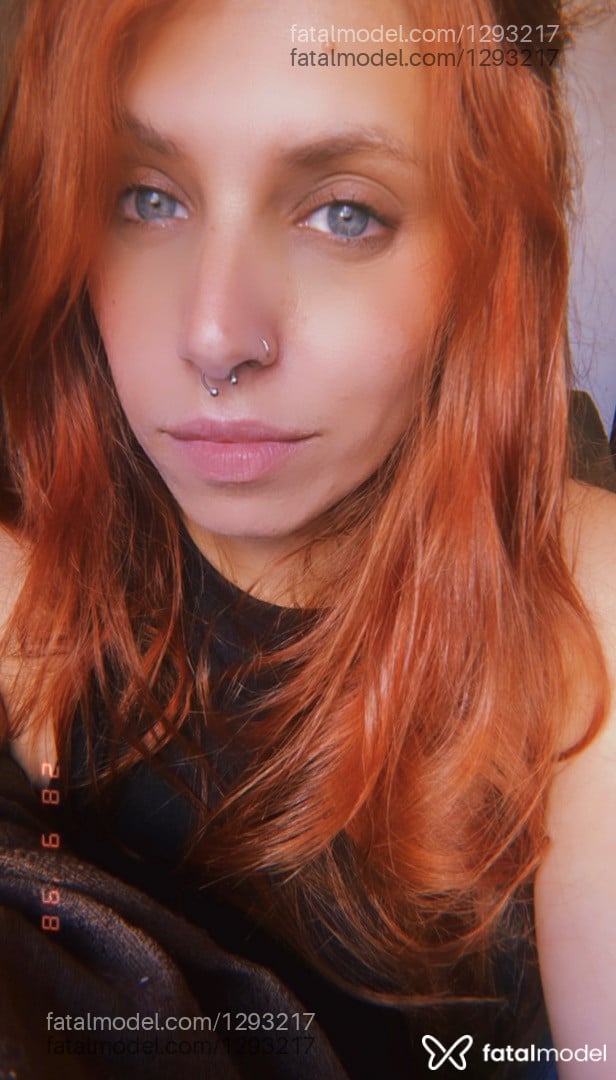 Acompanhante mulher ruiva (o) de olhos azuis - Nairaruiva