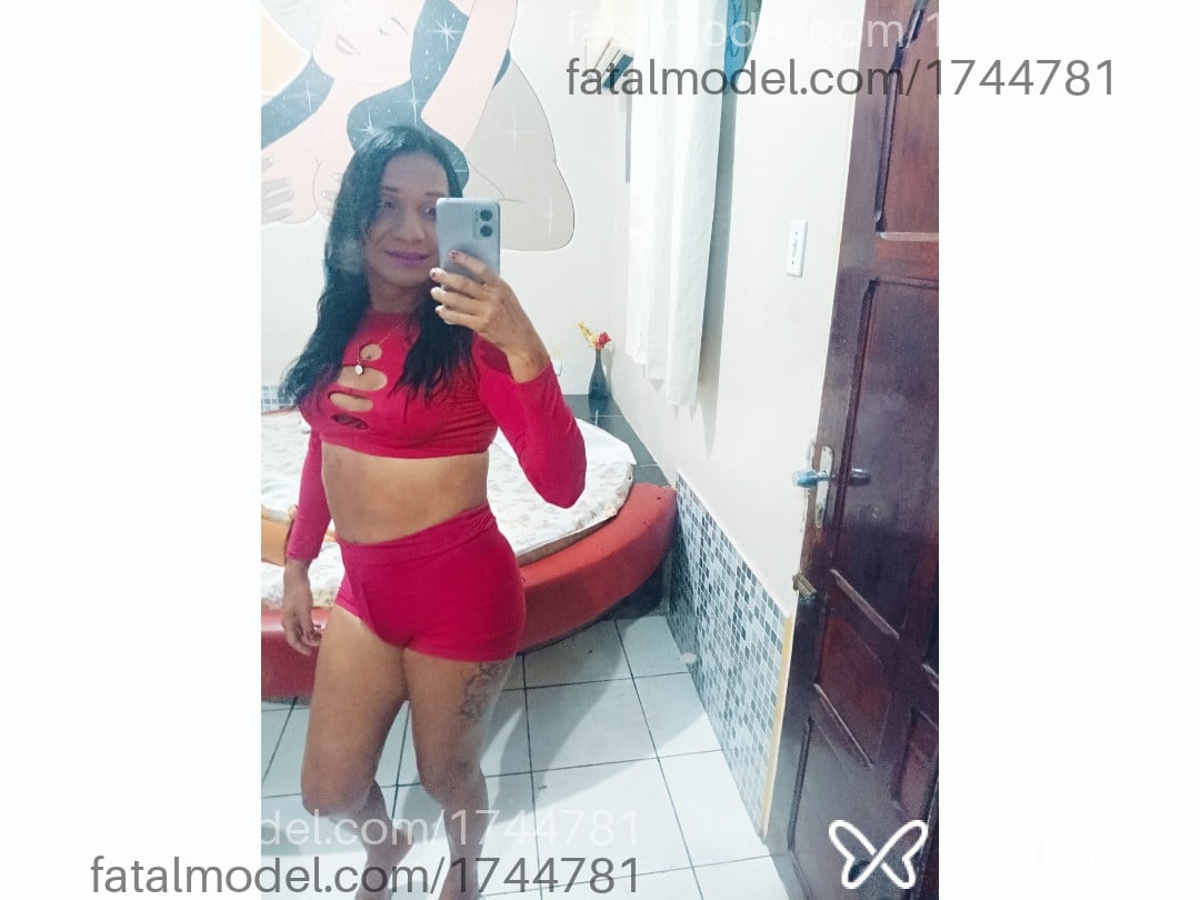 Acompanhante mulher trans morena (o) de olhos castanhos - Mia Pantoja