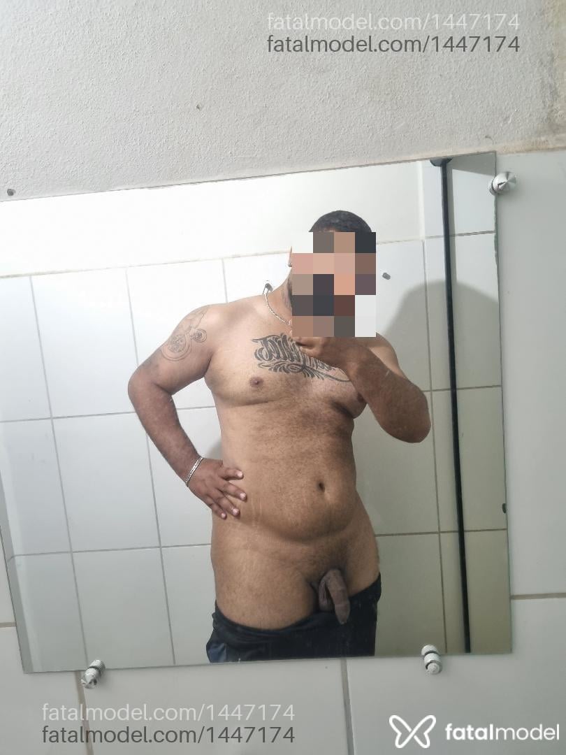 Acompanhante homem com cabelo castanho de olhos castanhos - Nego maravilha