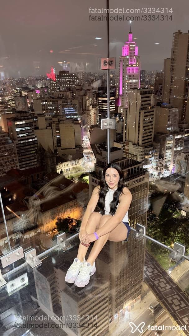 Acompanhante mulher morena (o) de olhos castanhos - Sandy Ribeiro