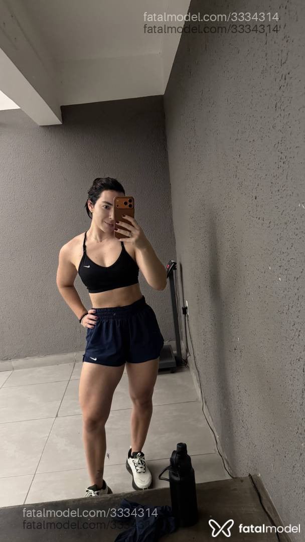 Acompanhante mulher morena (o) de olhos castanhos - Sandy Ribeiro