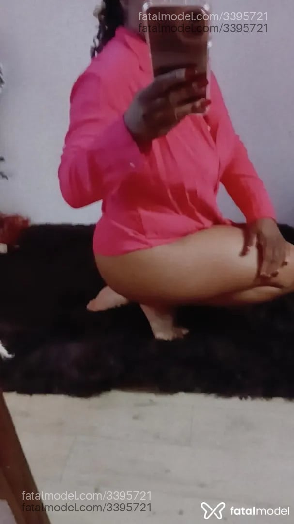 Acompanhante mulher com cabelo castanho de olhos mel - Kemy