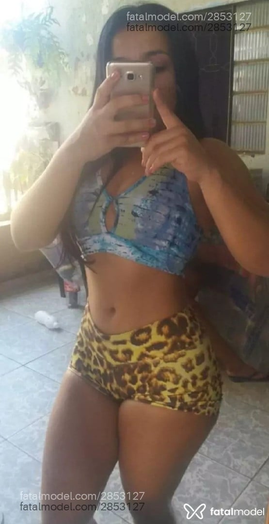 Acompanhante mulher morena (o) de olhos pretos - Maju Morena